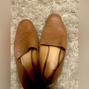 Clark’s leather loafers 6.5 tan